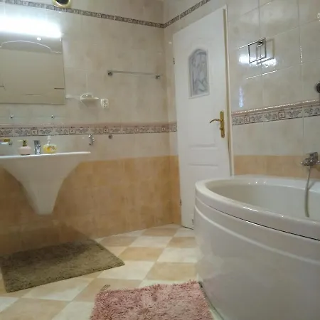 Marzen Plaza Zalew I شاليه Jedlnia-Letnisko